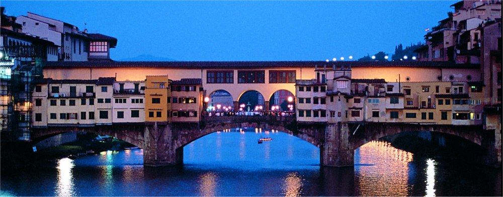 Florence: Ponte Vecchio at night
