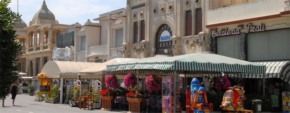 Viareggio: Street scene