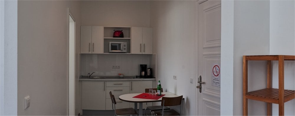 Berlin: Studio kitchen area
